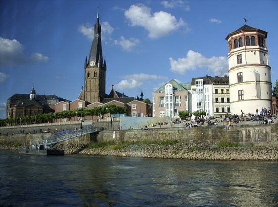 Rheinufer Gezinti Yolu